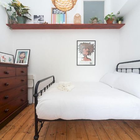 Pass The Keys Rustic And Quirky Flat In Charming Charlton Village London Bagian luar foto