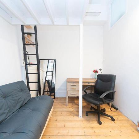 Pass The Keys Rustic And Quirky Flat In Charming Charlton Village London Bagian luar foto