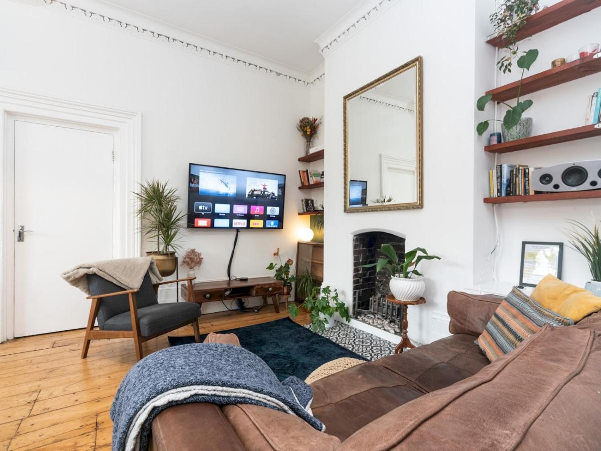 Pass The Keys Rustic And Quirky Flat In Charming Charlton Village London Bagian luar foto