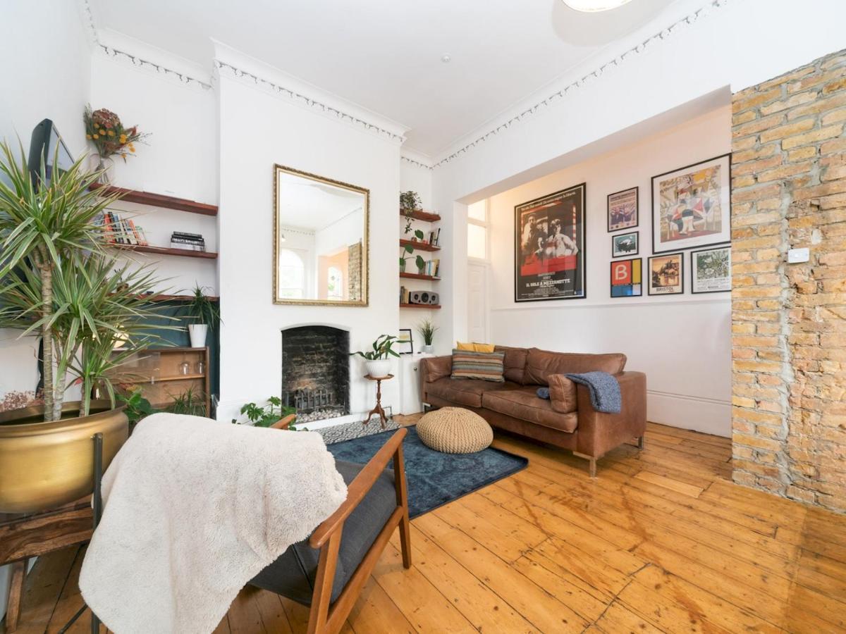 Pass The Keys Rustic And Quirky Flat In Charming Charlton Village London Bagian luar foto