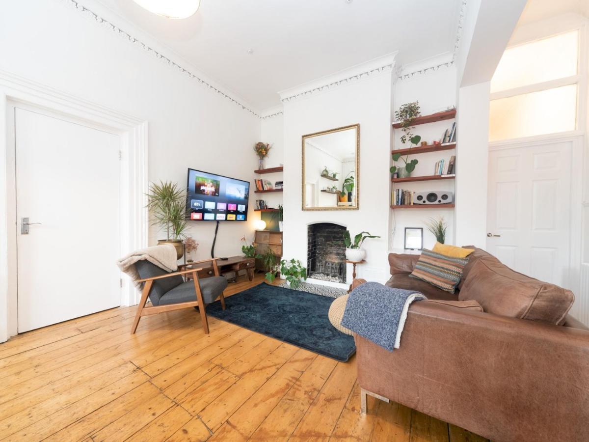 Pass The Keys Rustic And Quirky Flat In Charming Charlton Village London Bagian luar foto