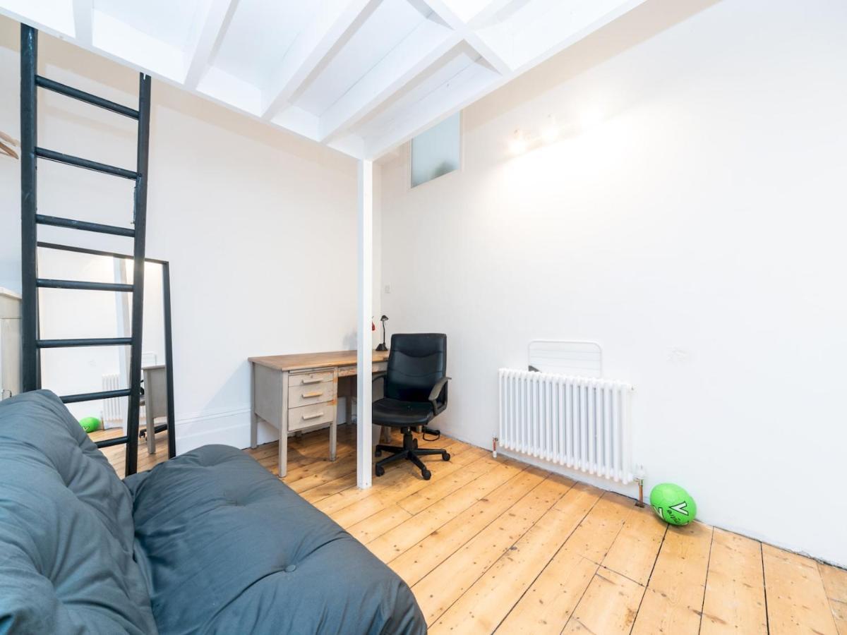 Pass The Keys Rustic And Quirky Flat In Charming Charlton Village London Bagian luar foto