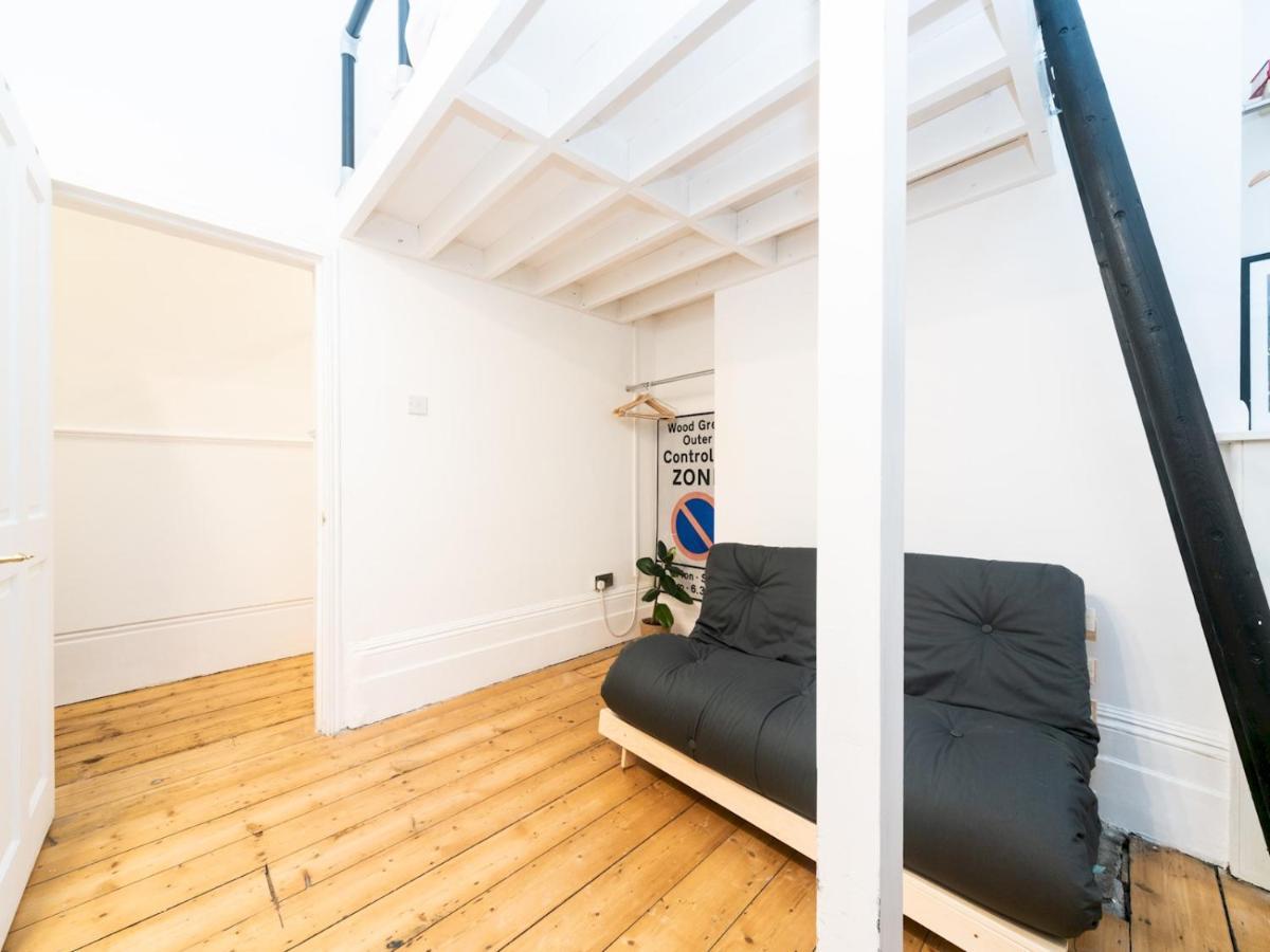 Pass The Keys Rustic And Quirky Flat In Charming Charlton Village London Bagian luar foto
