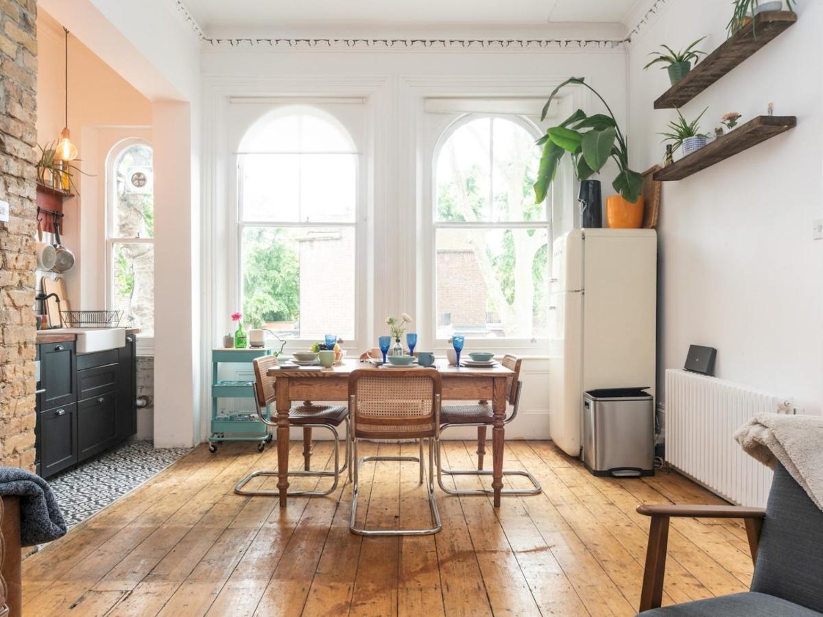 Pass The Keys Rustic And Quirky Flat In Charming Charlton Village London Bagian luar foto