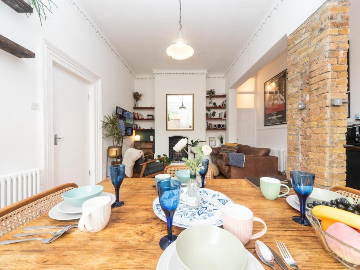Pass The Keys Rustic And Quirky Flat In Charming Charlton Village London Bagian luar foto