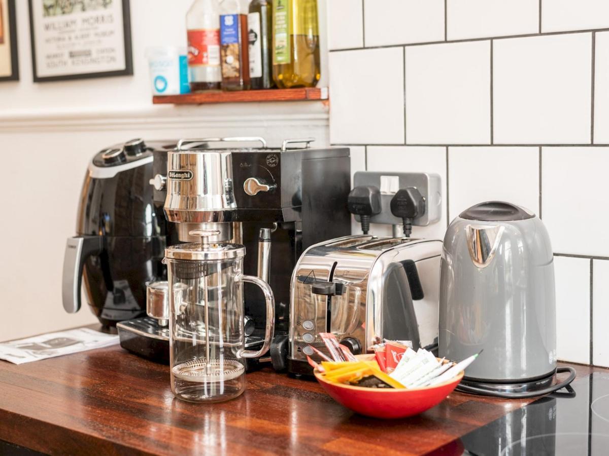 Pass The Keys Rustic And Quirky Flat In Charming Charlton Village London Bagian luar foto