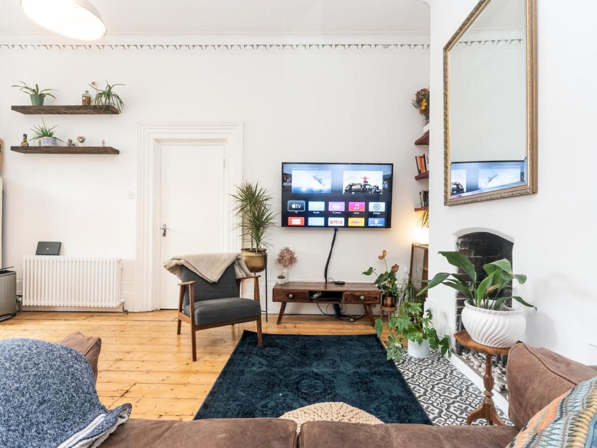 Pass The Keys Rustic And Quirky Flat In Charming Charlton Village London Bagian luar foto