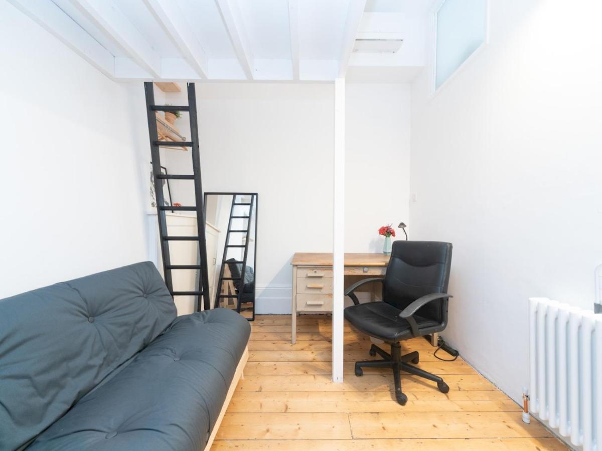 Pass The Keys Rustic And Quirky Flat In Charming Charlton Village London Bagian luar foto