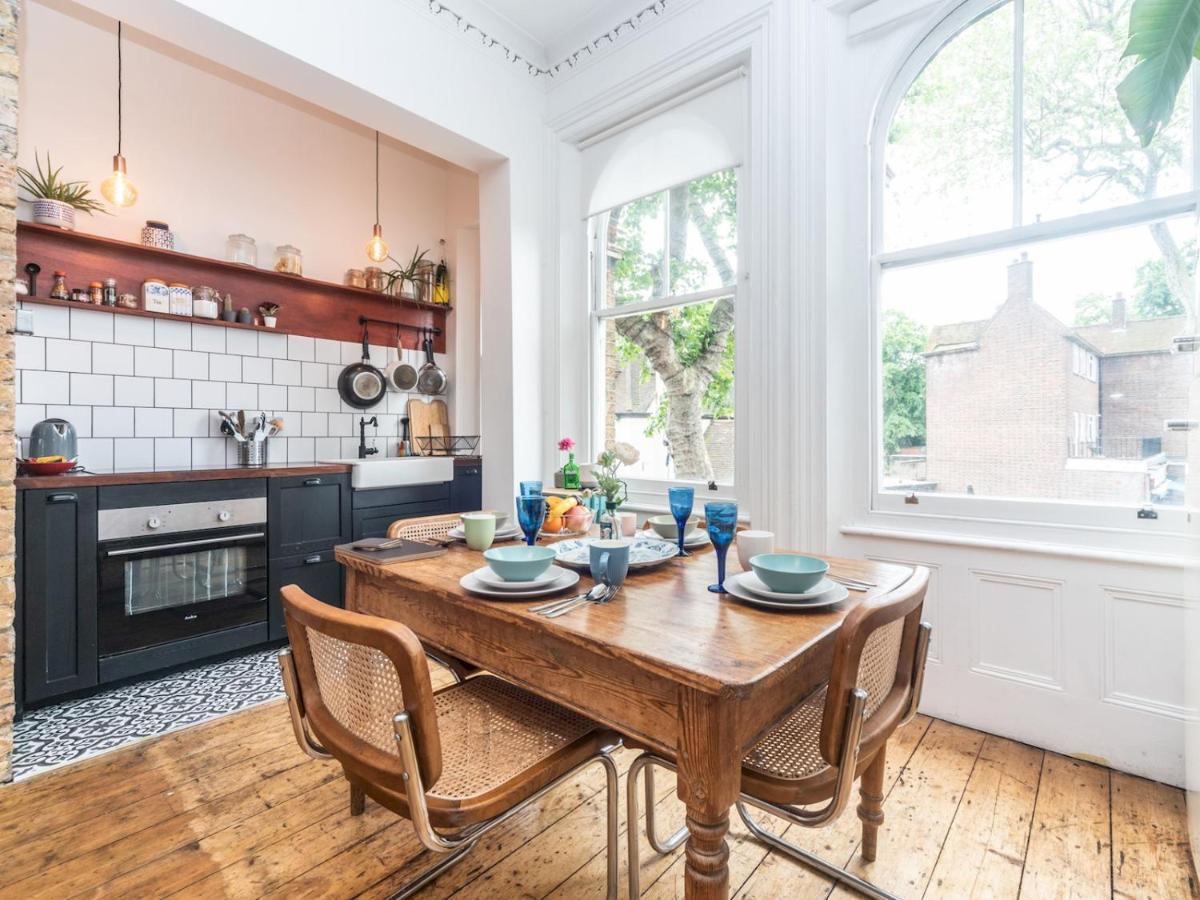 Pass The Keys Rustic And Quirky Flat In Charming Charlton Village London Bagian luar foto