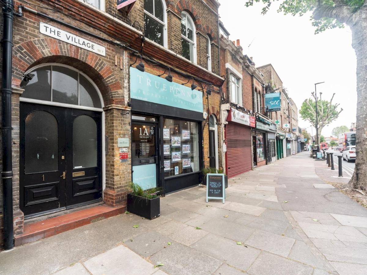 Pass The Keys Rustic And Quirky Flat In Charming Charlton Village London Bagian luar foto