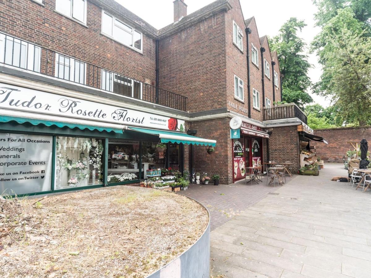 Pass The Keys Rustic And Quirky Flat In Charming Charlton Village London Bagian luar foto