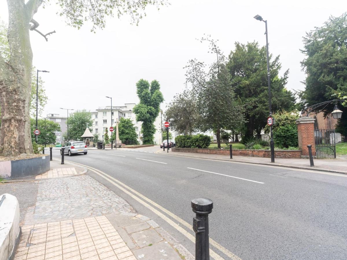 Pass The Keys Rustic And Quirky Flat In Charming Charlton Village London Bagian luar foto