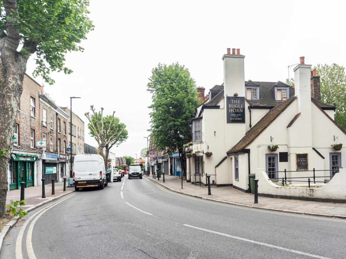 Pass The Keys Rustic And Quirky Flat In Charming Charlton Village London Bagian luar foto